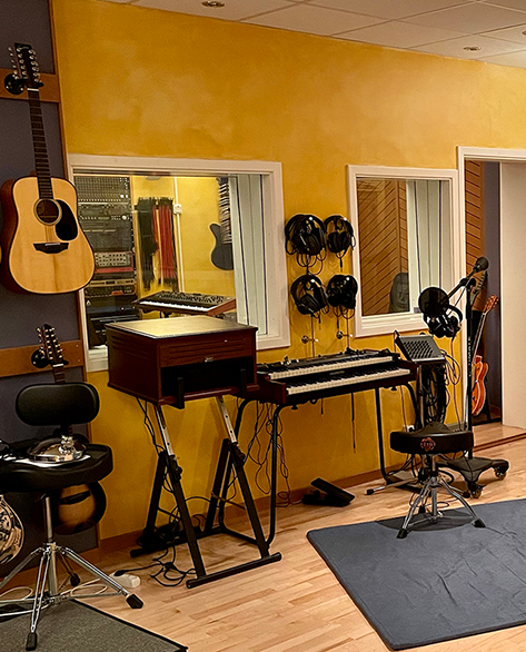 studio 2